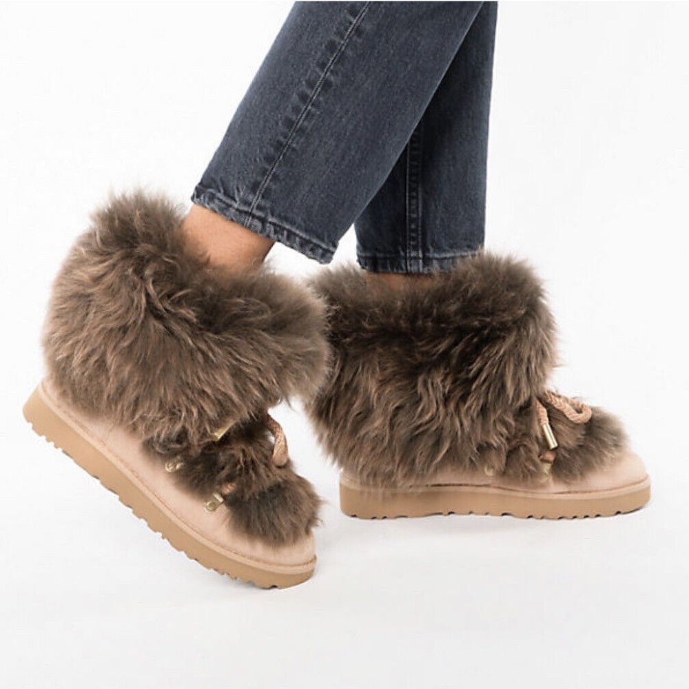 UGG Posh Mini Fur Boots US7